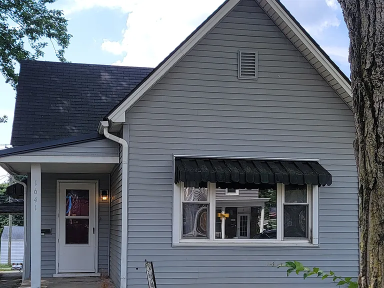 1641 Howell St — Photo 6