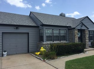 3815 Vineyard Rd, Kansas City, MO 64128