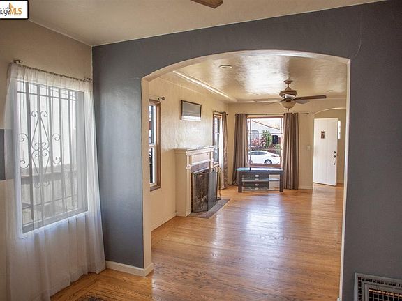 3rd image of 7427 Deerwood Ave