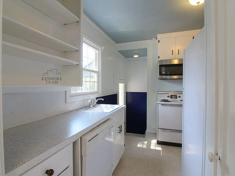 1310 Haupt Ave — Photo 5