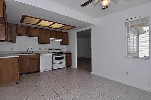 4th image of 3014 S Marcrest Cir