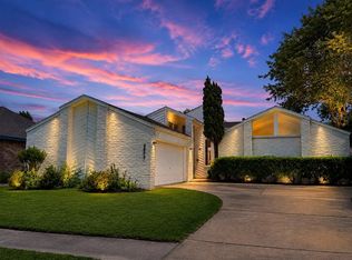 8818 Oakleaf Forest Dr, Houston, TX 77088