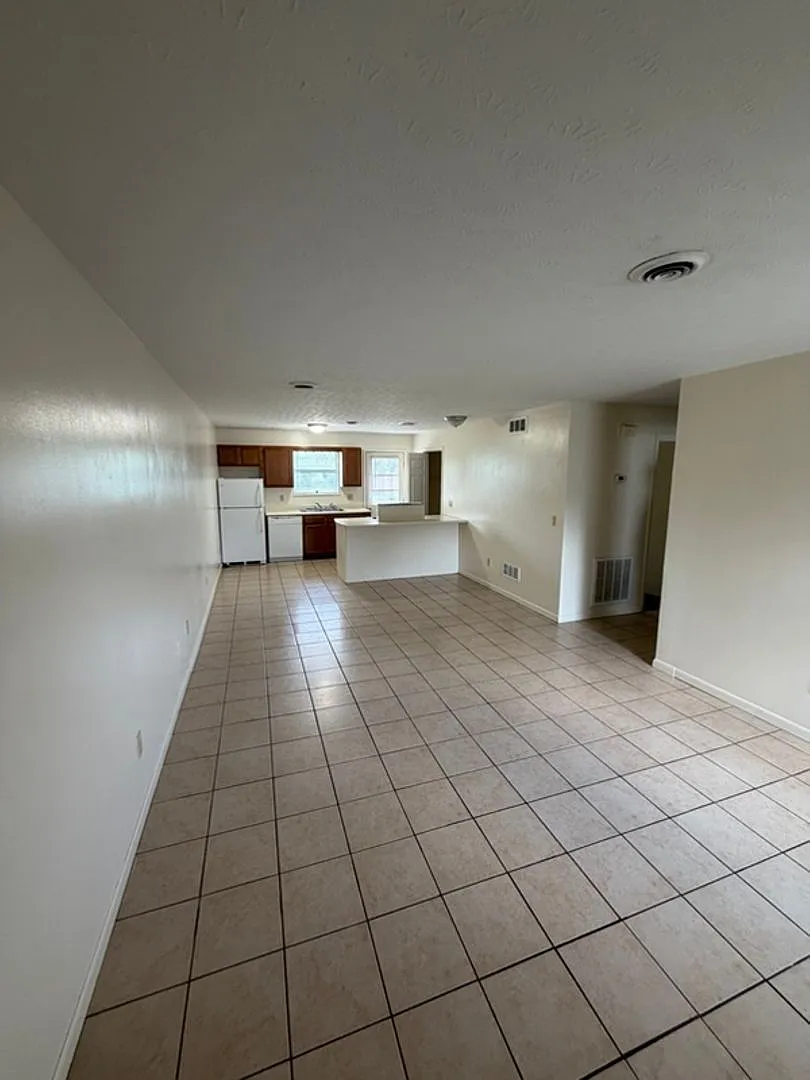 1533-1539 Meadow Spring Dr — Photo 2
