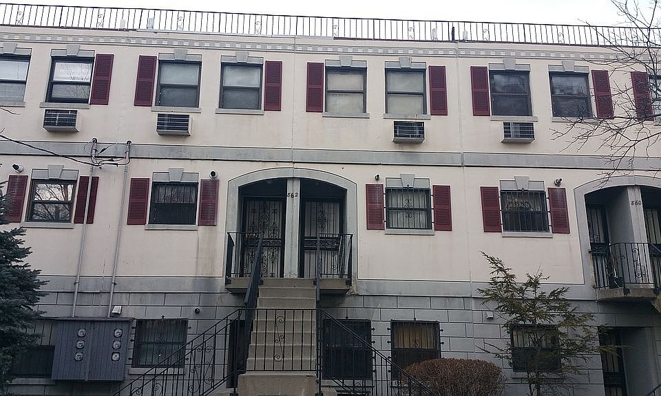Front condo Right side #C