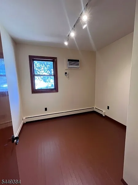 2 bed, 1.0 bath, $2,200 — Photo 4