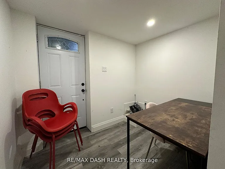 725 Palmerston Ave W #BASEMENT — Photo 16