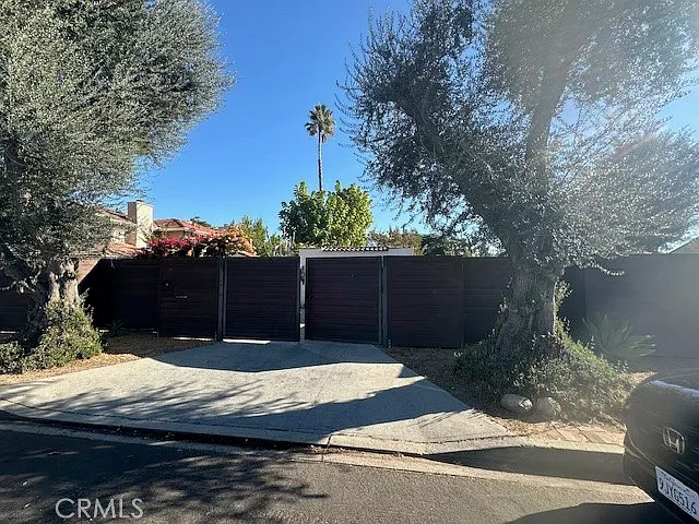 22028 Covello St #A & B — Photo 39