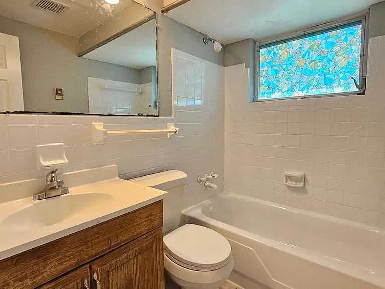 9210 Pegasus Ave — Photo 11