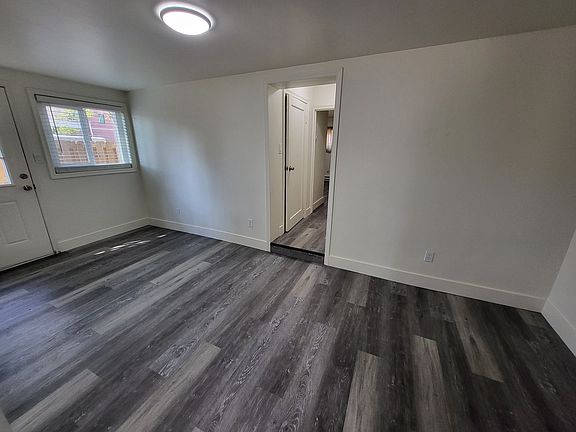 5th image of 204-208-208 1/2 N Harbin Ave