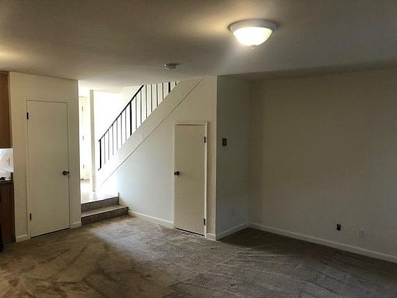 5th image of 154 Tunstead Ave APT 2