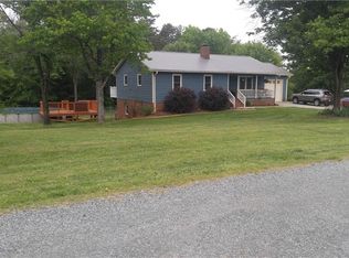 2508 Country View Dr, Lexington, NC 27292