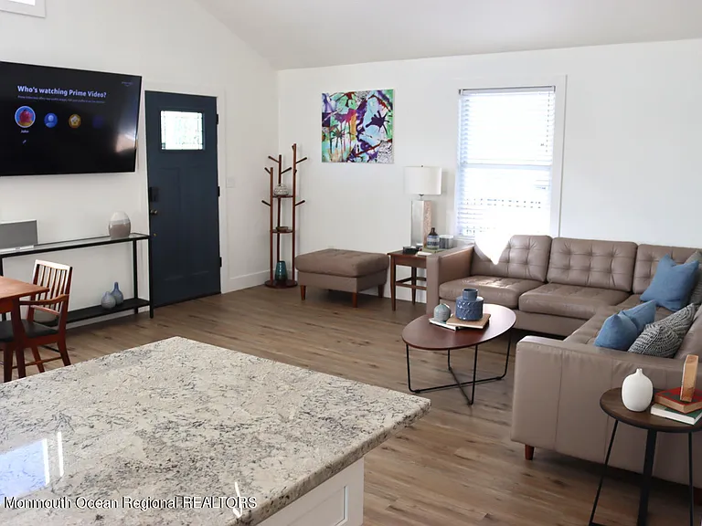 111 Long Branch Ave — Photo 4