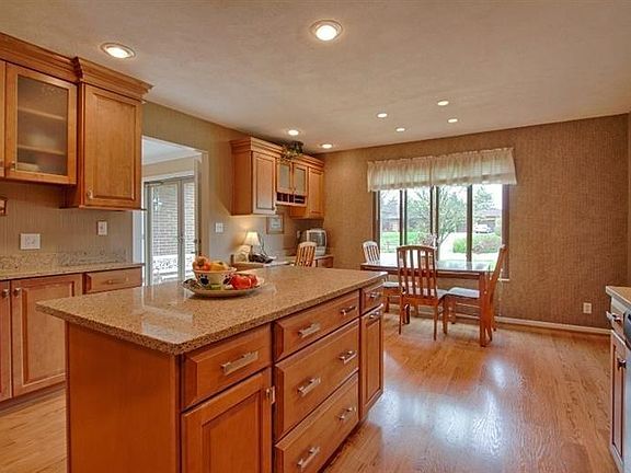 3rd image of 2415 Sir Douglas Dr