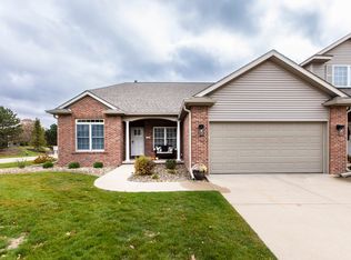 2 Arbor Ct, Bloomington, IL 61704