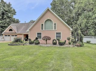 12 Stratford Dr, Freehold, NJ