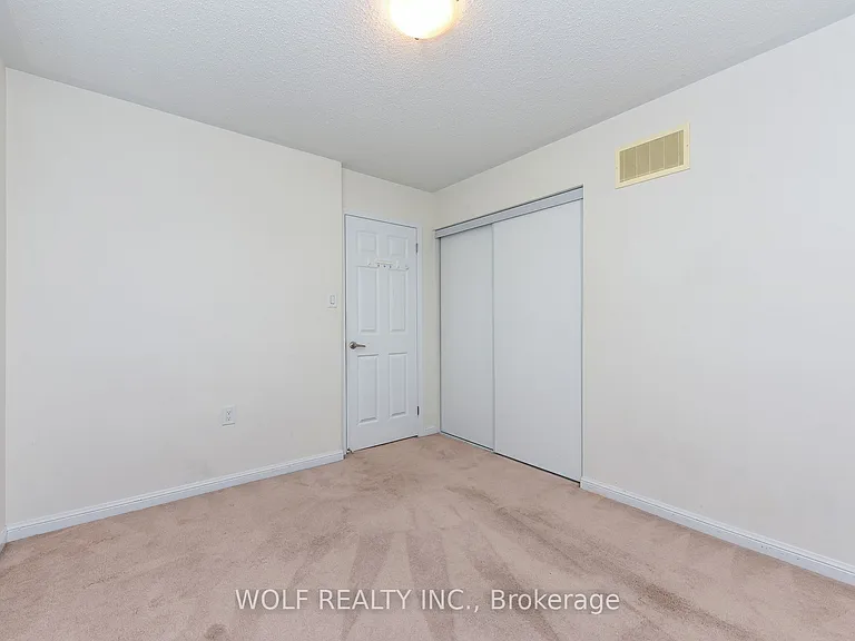 449 Tyrone Cres — Photo 20