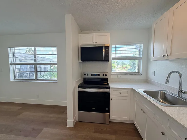 5661 SW 36th Ct #201 — Photo 6