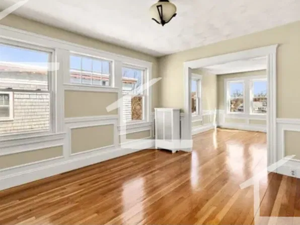 80 Beechcroft St #2B, Brighton, MA 02135