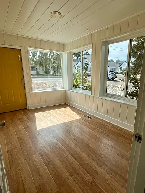 2 bed, 958 sqft, $1,400 — Photo 2