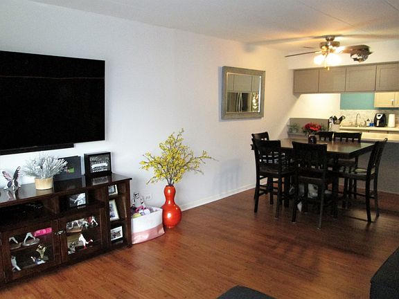 5th image of 10424 Mayfield Ave APT 2