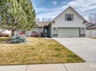 338 Sherwood Rd, Middleton, ID 83644