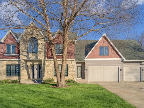 3413 Pheasant Dr, Cedar Falls, IA 50613