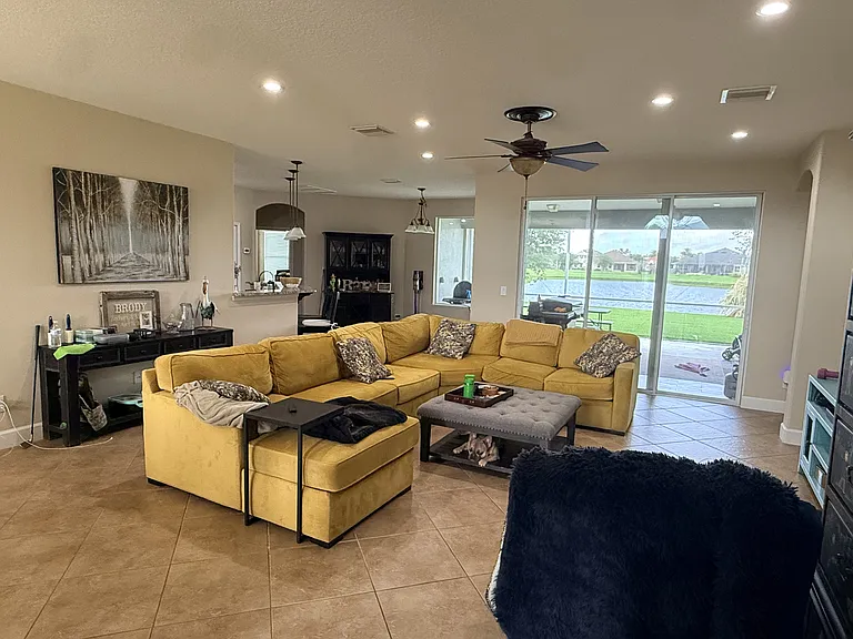 3694 Gatwick Manor Ln — Photo 7