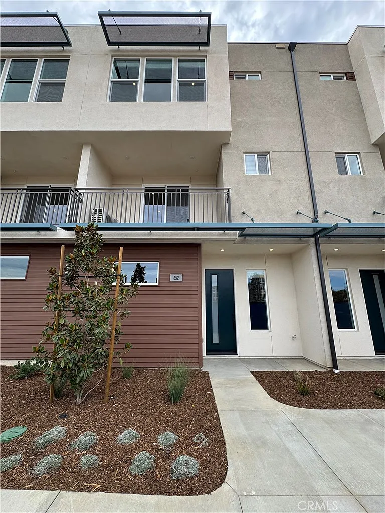 3 bed, 1634 sqft, $3,400 — Photo 3