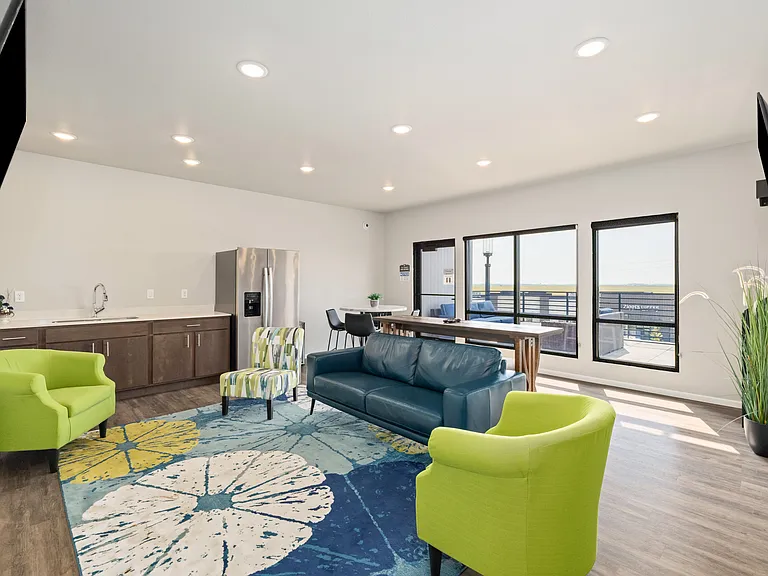 The Grand off 45th — Photo 22