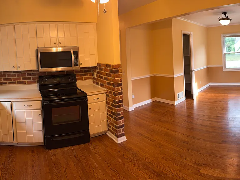 7016 North Ave — Photo 4
