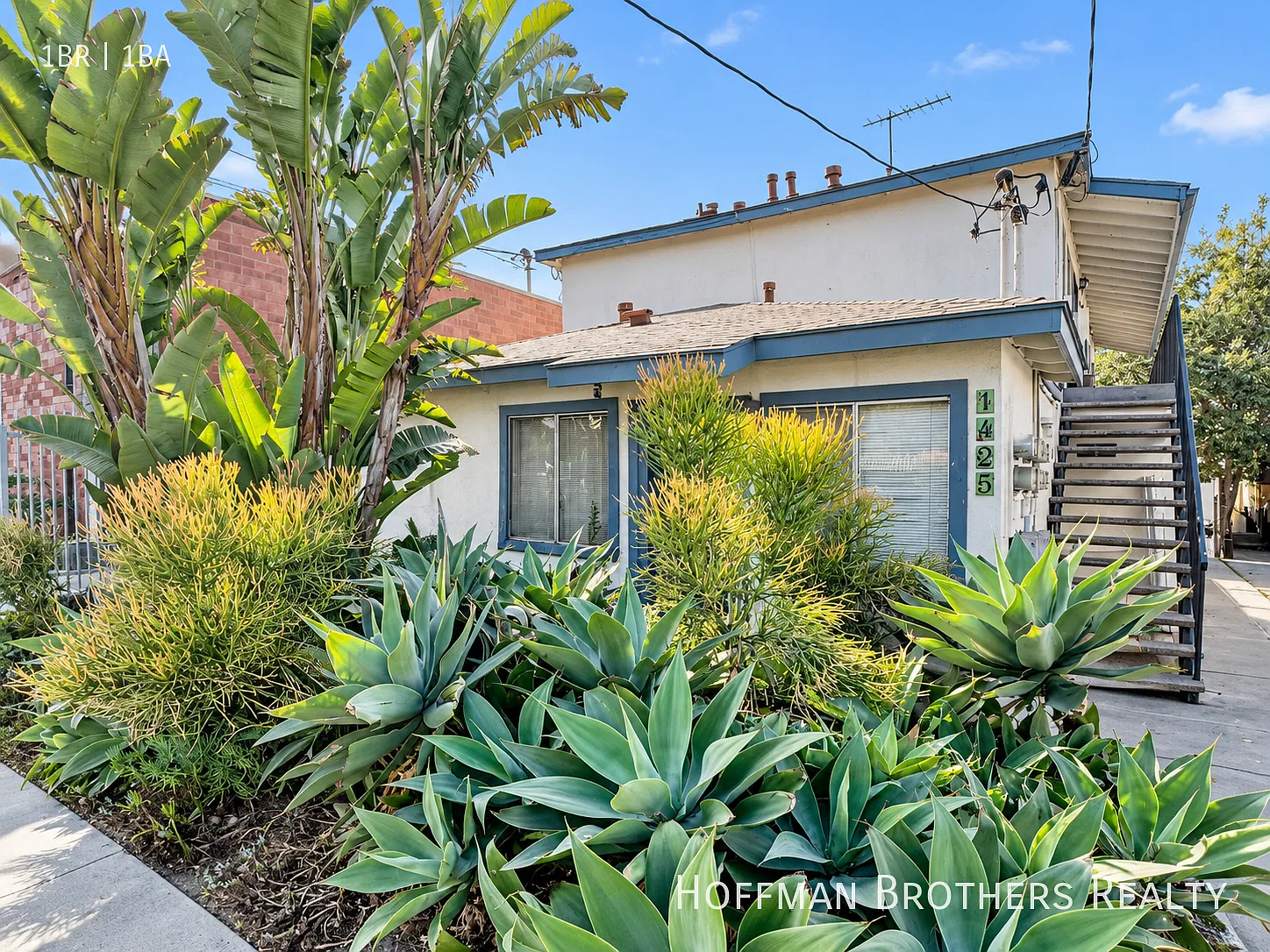 1425 Freeman Ave — Photo 3