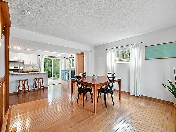 5131 Aurora Dr — Photo 3