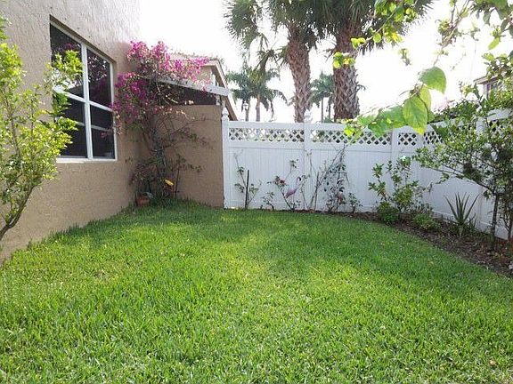 5th image of 16826 SW 1st Pl