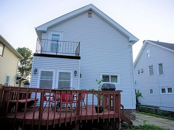 5th image of 1639 Wyandotte Ave