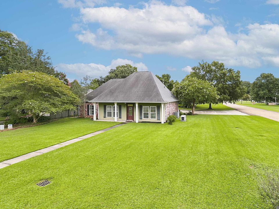1st image of 33876 Cypress Bluff Dr