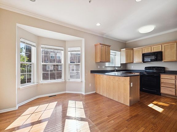 5th image of 22089 Parkview Dr