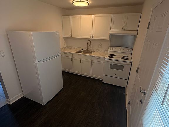 5th image of 4111 Conway Ave APT D