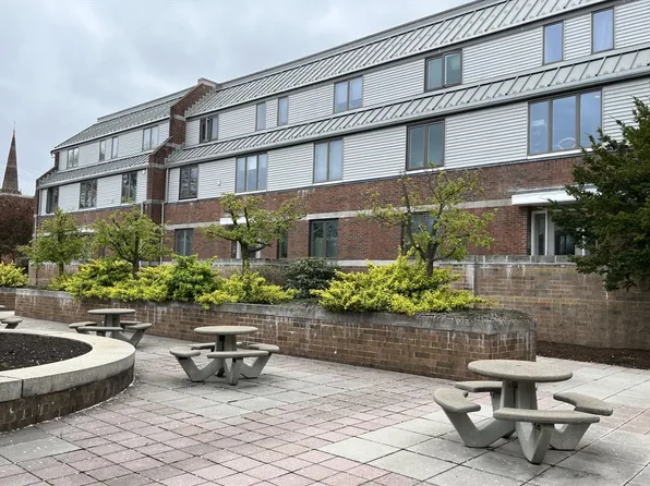 15 Baldwin St #A, Newton, MA 02458