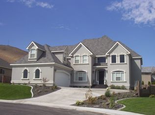 1195 Plateau Dr, Richland, WA 99352