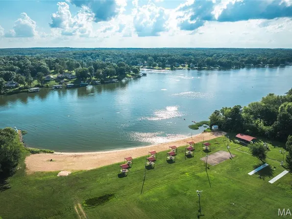 2449 San Chez Dr, Cuba, MO 65453