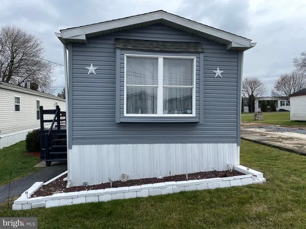 2002 W Main St Trailer 26, Ephrata, PA 17522