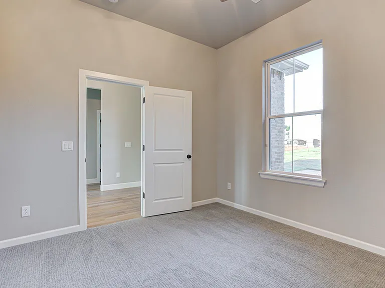 1811 Hollow Crest Ct — Photo 41