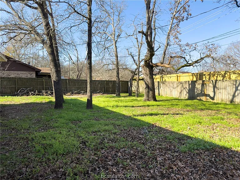 3003 Highwood Ln — Photo 21