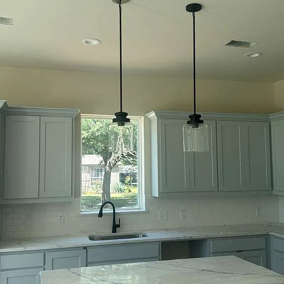 607 N Main St — Photo 3