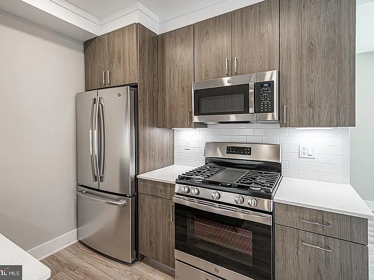746 S 16th St #2B — Photo 1
