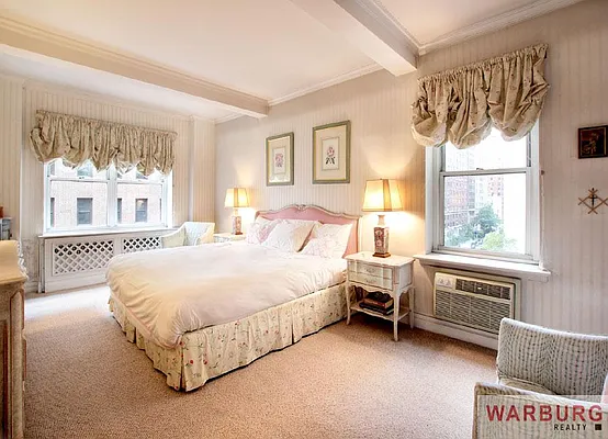 Sold by Warburg | media 9