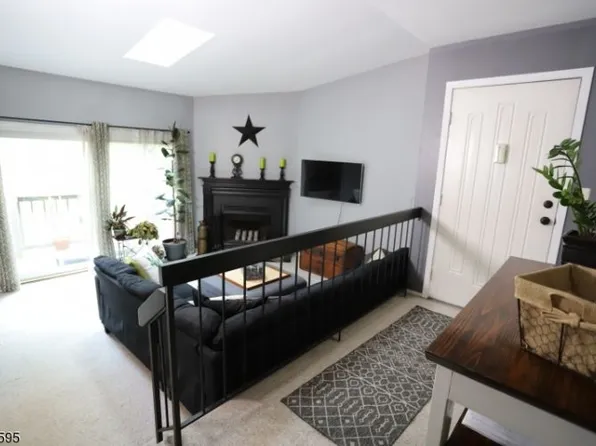 1706 Spruce Hills Dr, Glen Gardner, NJ 08826