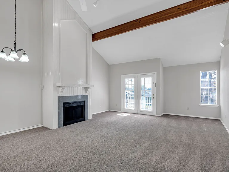 Woodlake Apartments — Photo 62