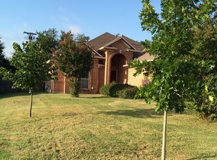 119 S Blue Bonnet Cir, Justin, TX 76247