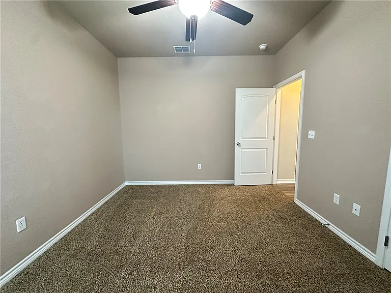 1016 Santa Catalina St — Photo 26